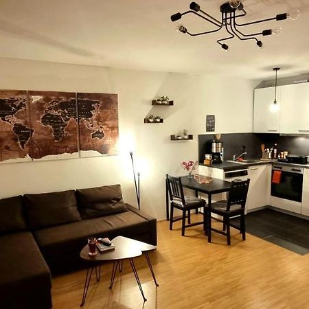 Business Apartment Mit Kuche Fur 1-3 +Netflx+5G Wlan Nahe Der Mhh Im Industrial Design ハノーファー エクステリア 写真