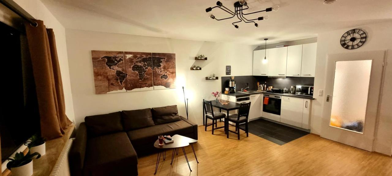 Business Apartment Mit Kuche Fur 1-3 +Netflx+5G Wlan Nahe Der Mhh Im Industrial Design ハノーファー エクステリア 写真