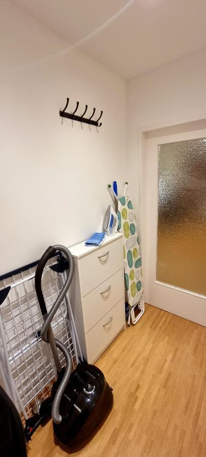 Business Apartment Mit Kuche Fur 1-3 +Netflx+5G Wlan Nahe Der Mhh Im Industrial Design ハノーファー エクステリア 写真